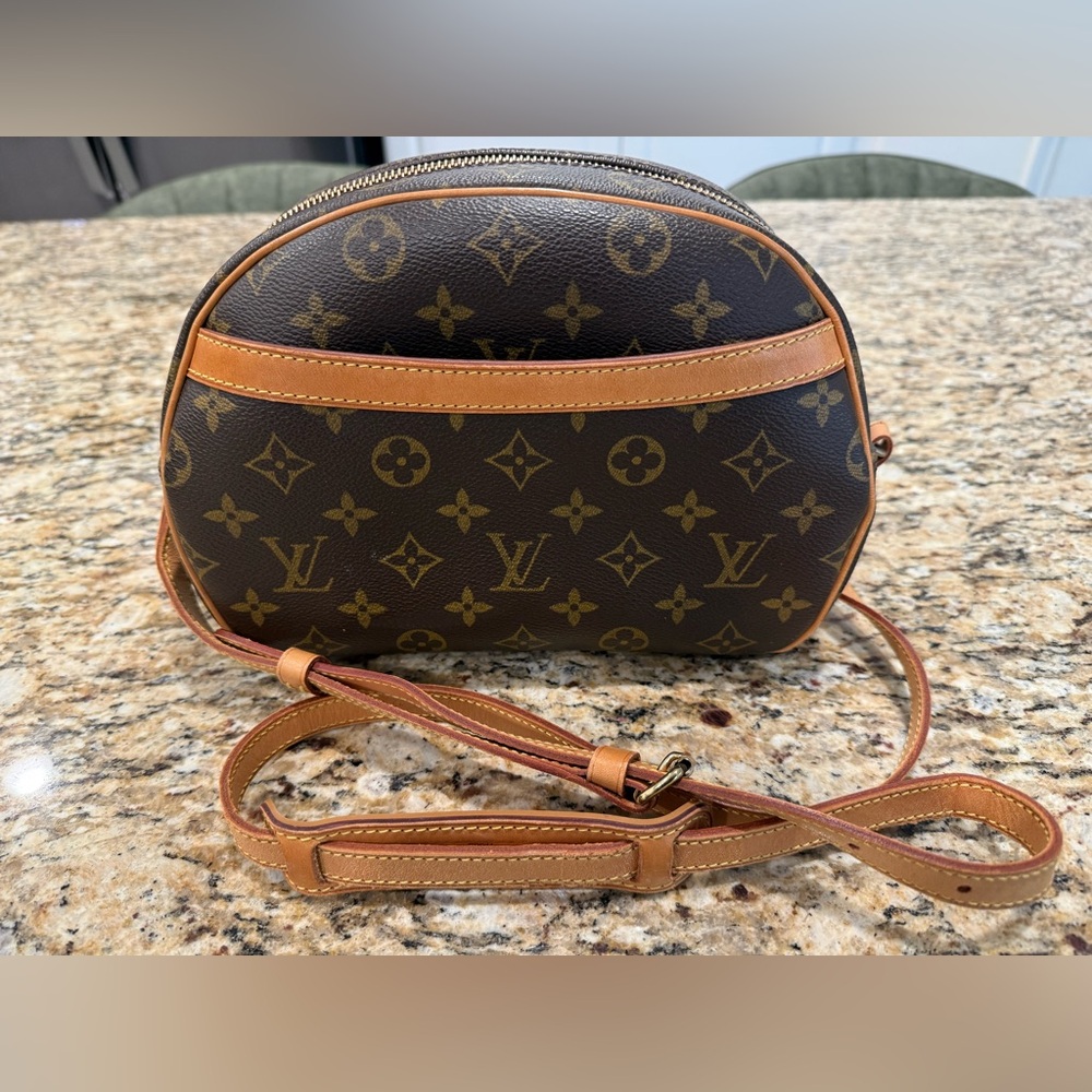 Pre-owned Louis Vuitton Monogram Blois Crossbody